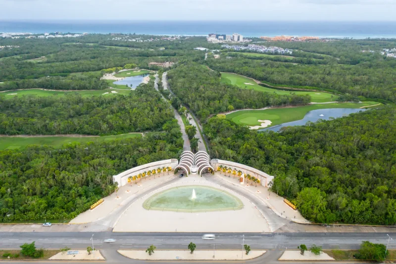 Living in Corasol 2026: Costa Beach Club 42K m², Gran Coyote Golf Nick Price, inheritable memberships
