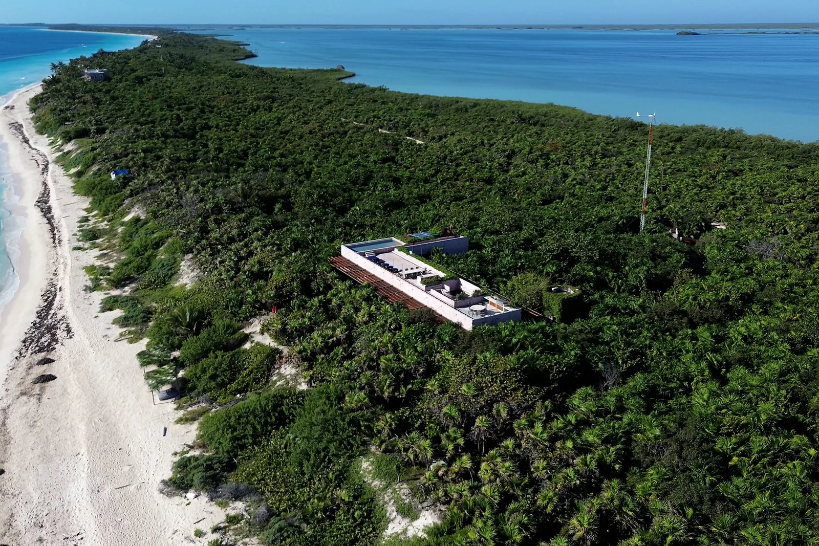 Casa Bautista — vista aérea costa selva, Sian Ka'an