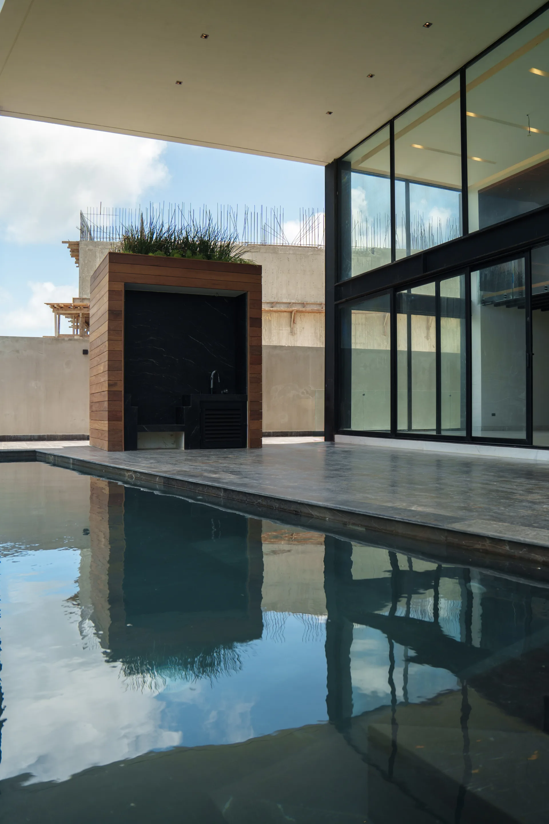 Casa Lagunas 2 — alberca asador muro madera puerto cancun, Puerto Cancun