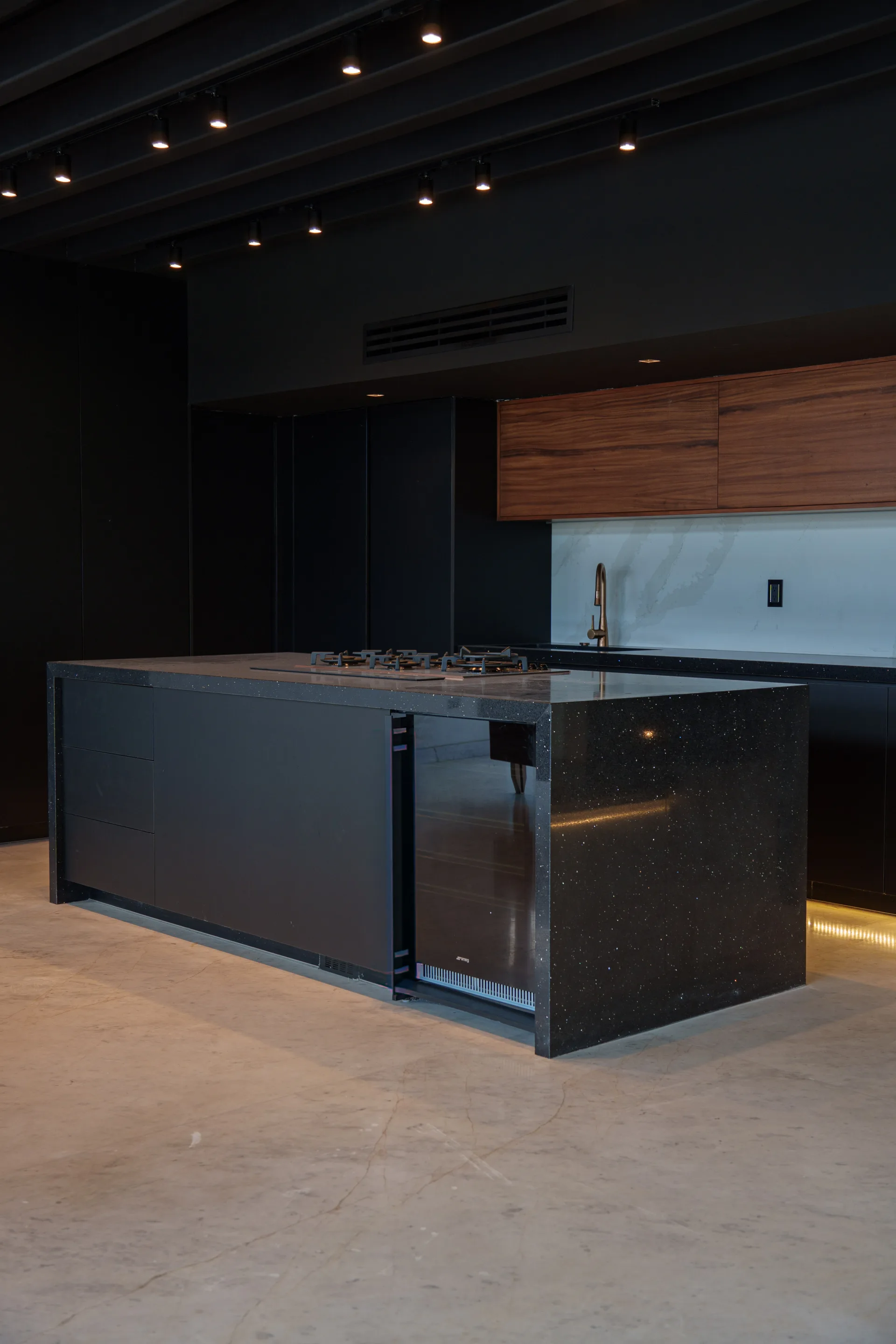 Casa Lagunas 2 — cocina detalle isla backsplash marmol puerto cancun, Puerto Cancun