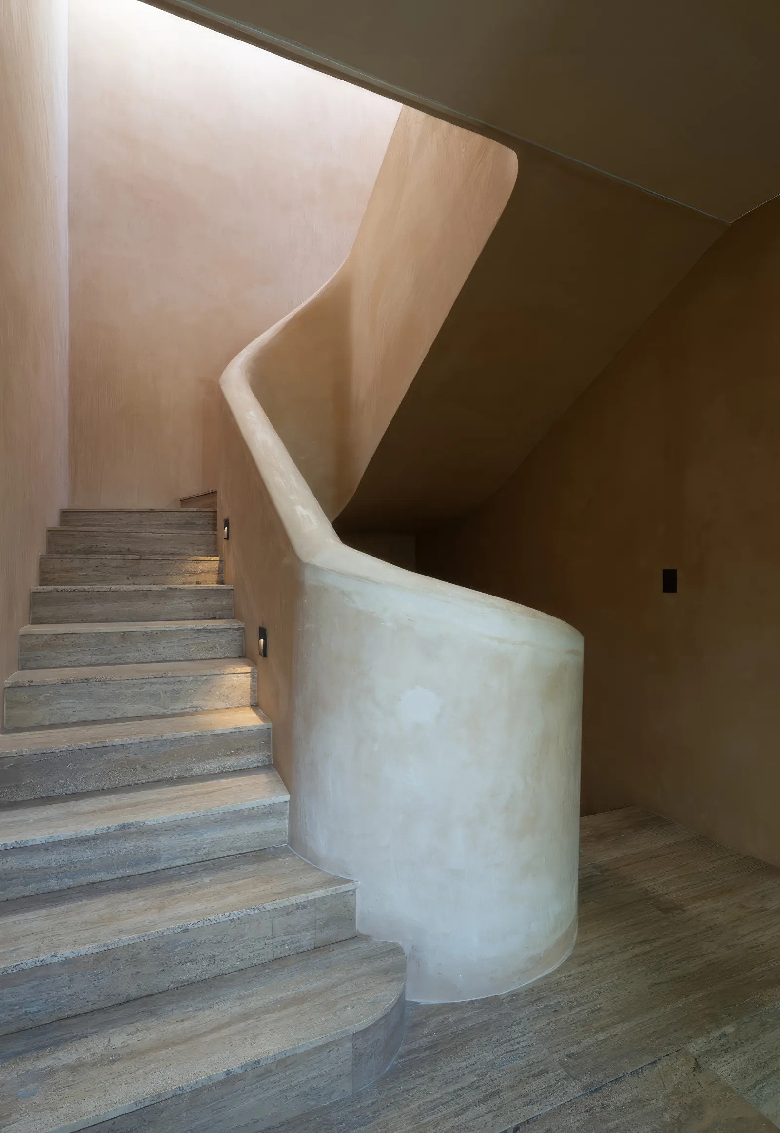 Escaleras detalle iluminacion natural casa maria - Casa María