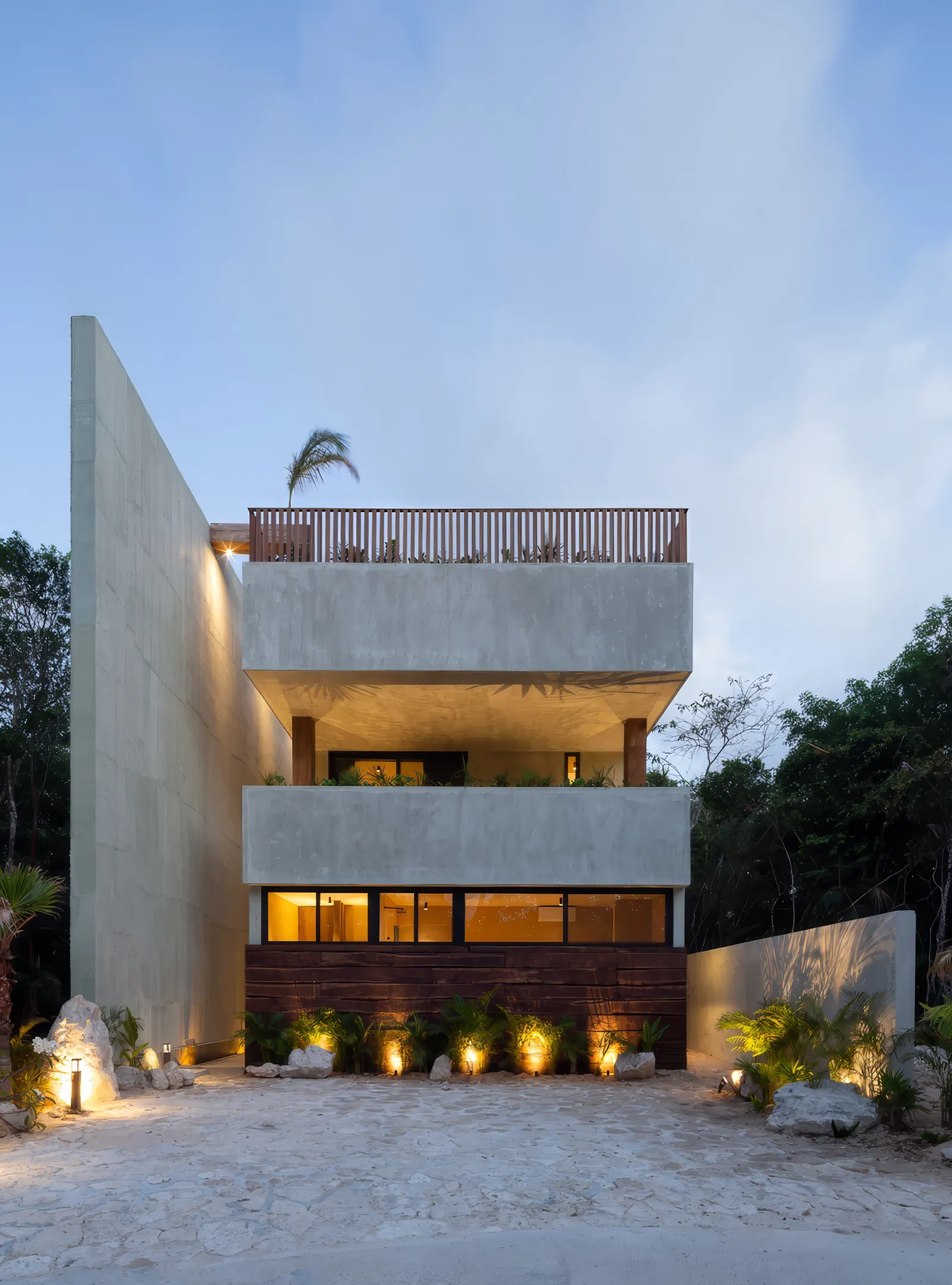 Casa María — Residencia 4 rec con rooftop alberca en Residencial Kaybé Tulum diseñada por Macías Paredo