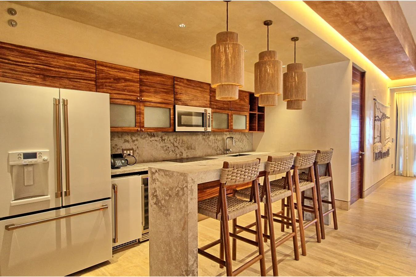 Cocina completa con electrodomésticos de alta gama en El Encanto Punta Sam