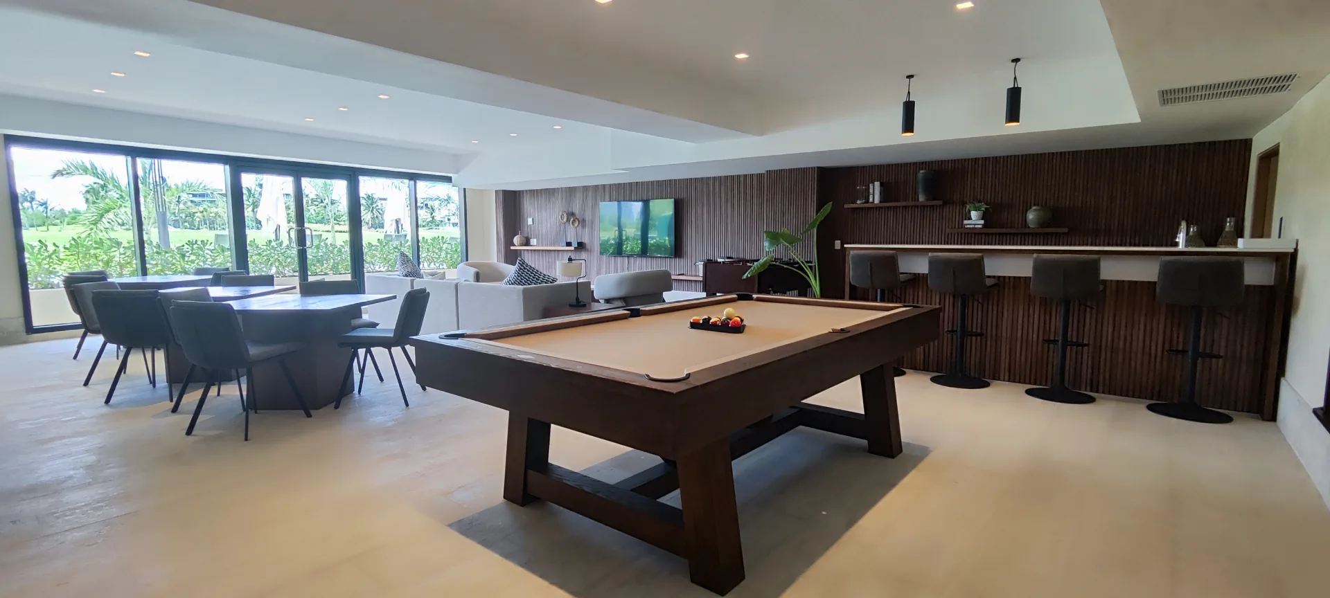 Billiards lounge and bar - La Vela