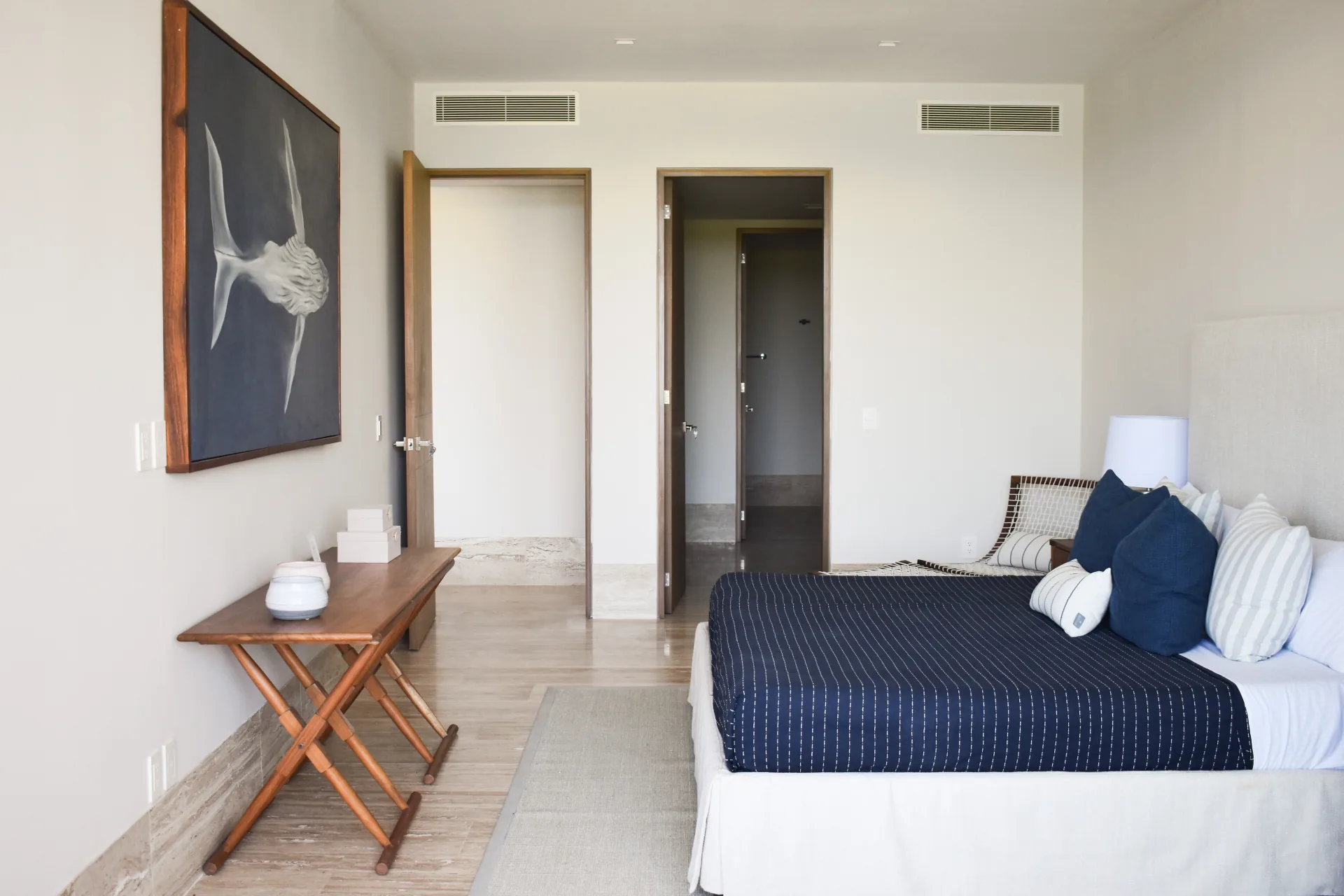 Contemporary bedroom - La Vela