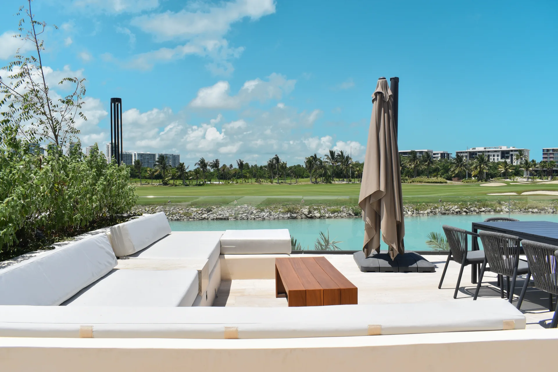 Terrace with golf course view - La Vela