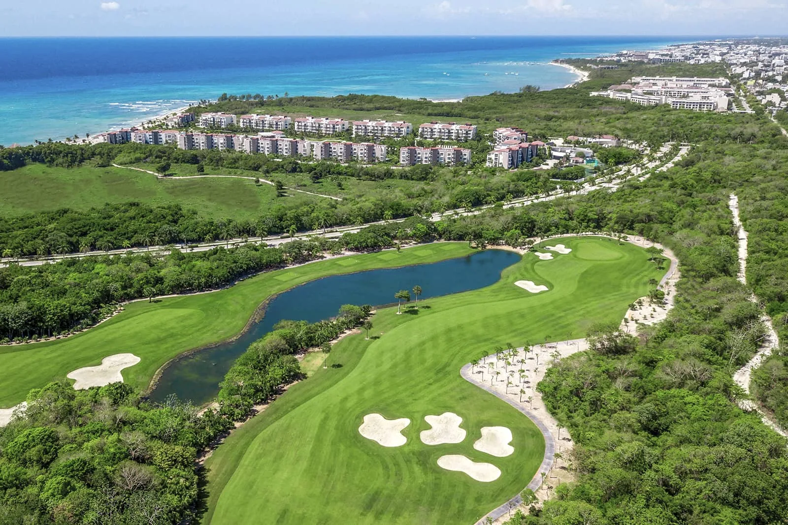 Mareazul Beachfront Golf