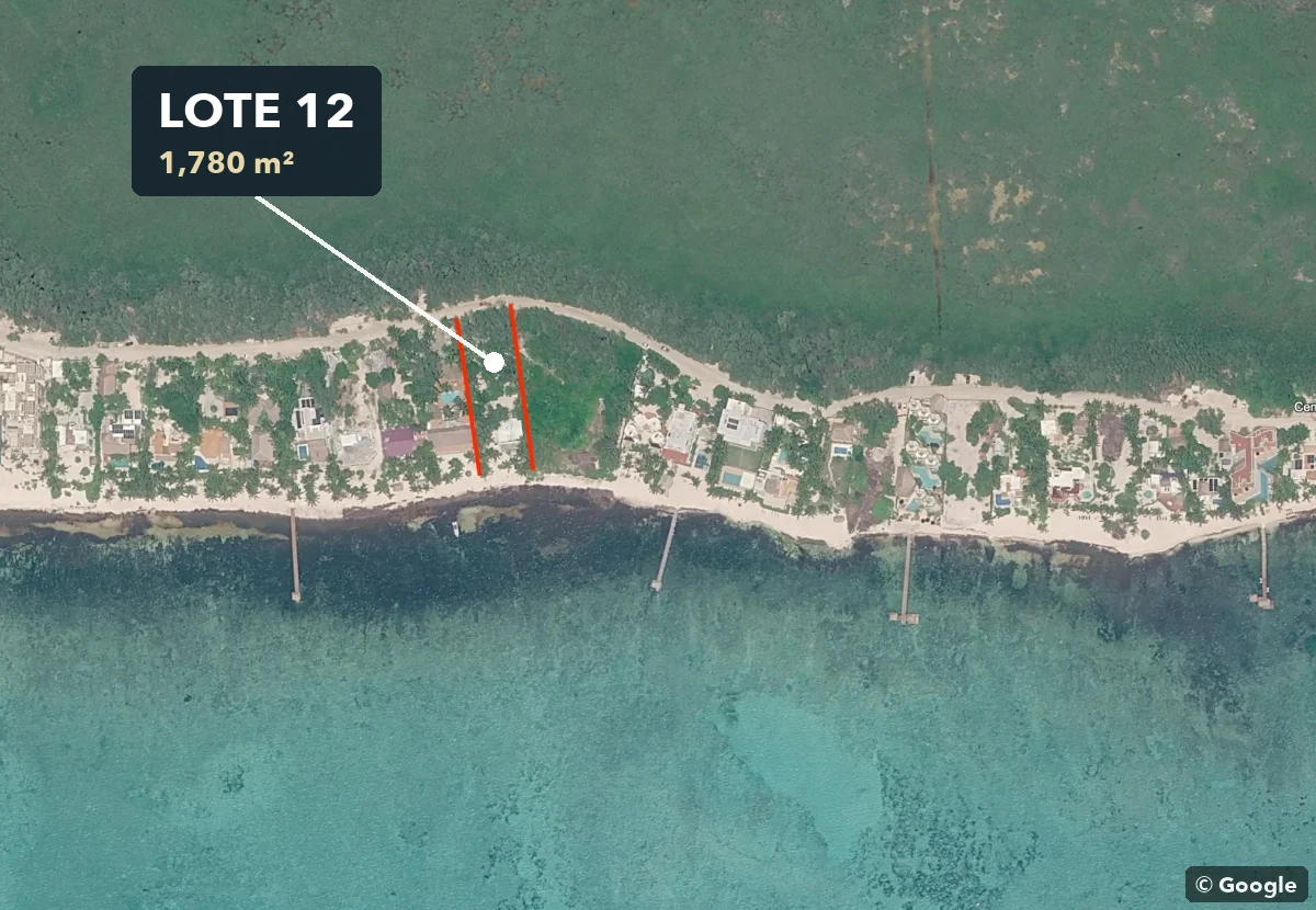 Satellite view of lot 12, 1,780 sq m, on the beachfront of Bahía Tankah, with its boundaries approximately outlined (image © Google)