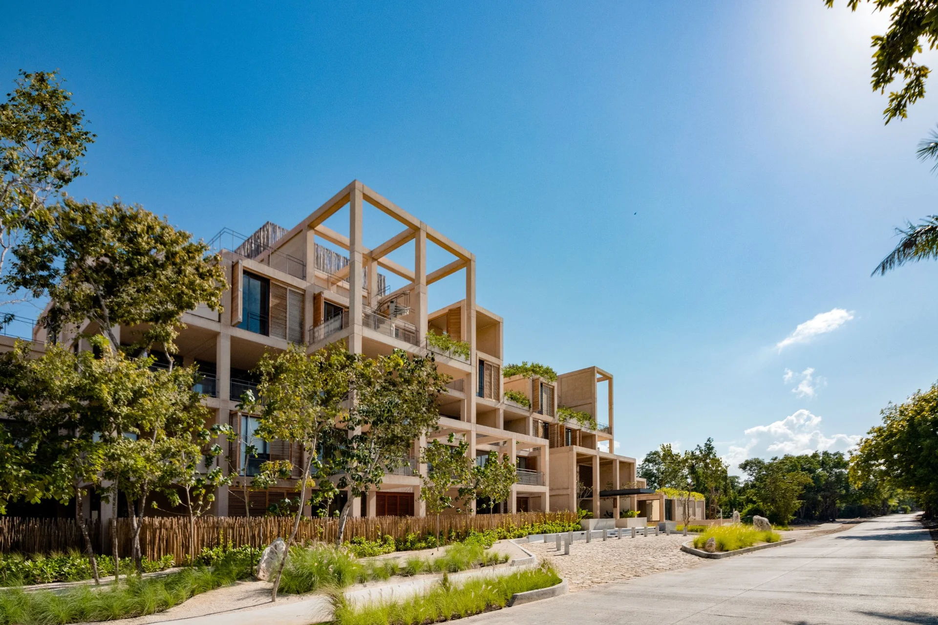 The Village Resort & Residences Corasol — diseño Sordo Madaleno premiado MasterPrize 2023