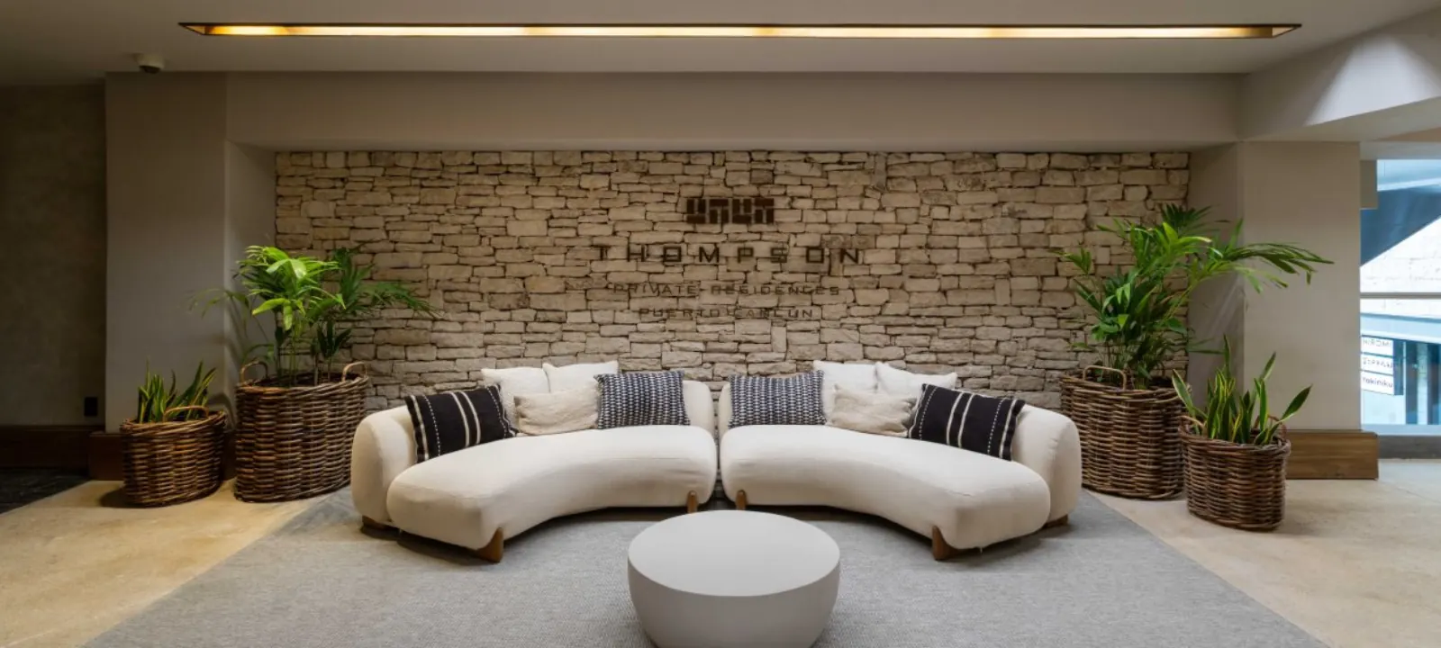 Showroom interior marmol arabescato thompson puerto cancun - Thompson Private Residences Puerto Cancún