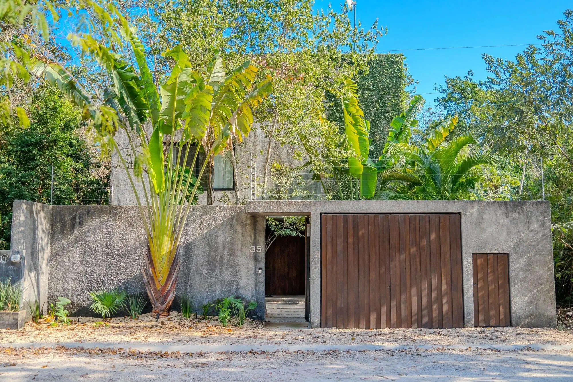 Villa Kaan — Villa de lujo en Holistika Tulum diseñada por Co-Lab Design Office